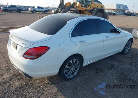 2016 Mercedes-Benz C 300 4Matic/Luxury 4Matic/Sport 4Matic из США, поврежденный, VIN 55SWF4KB6GU126372